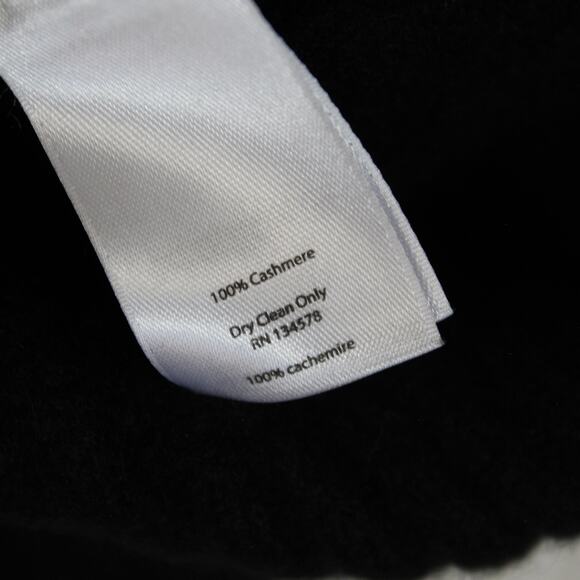 Vineyard Vines Womens Size XXS Black 100% Cashmere Cable Knit Sweater Classic - Picture 6 of 6